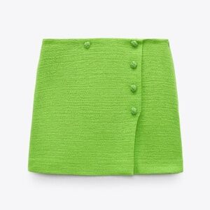 Zara neon green boucle buttoned textured mini skirt NWT